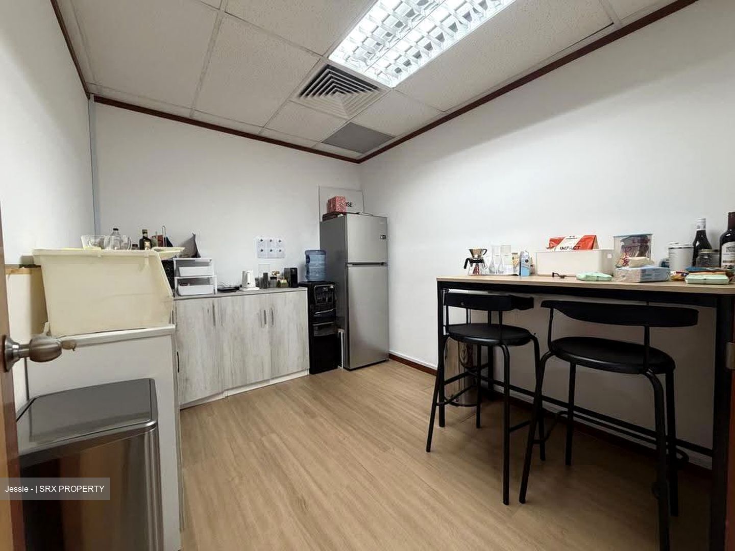 International Plaza (D2), Office #635439171